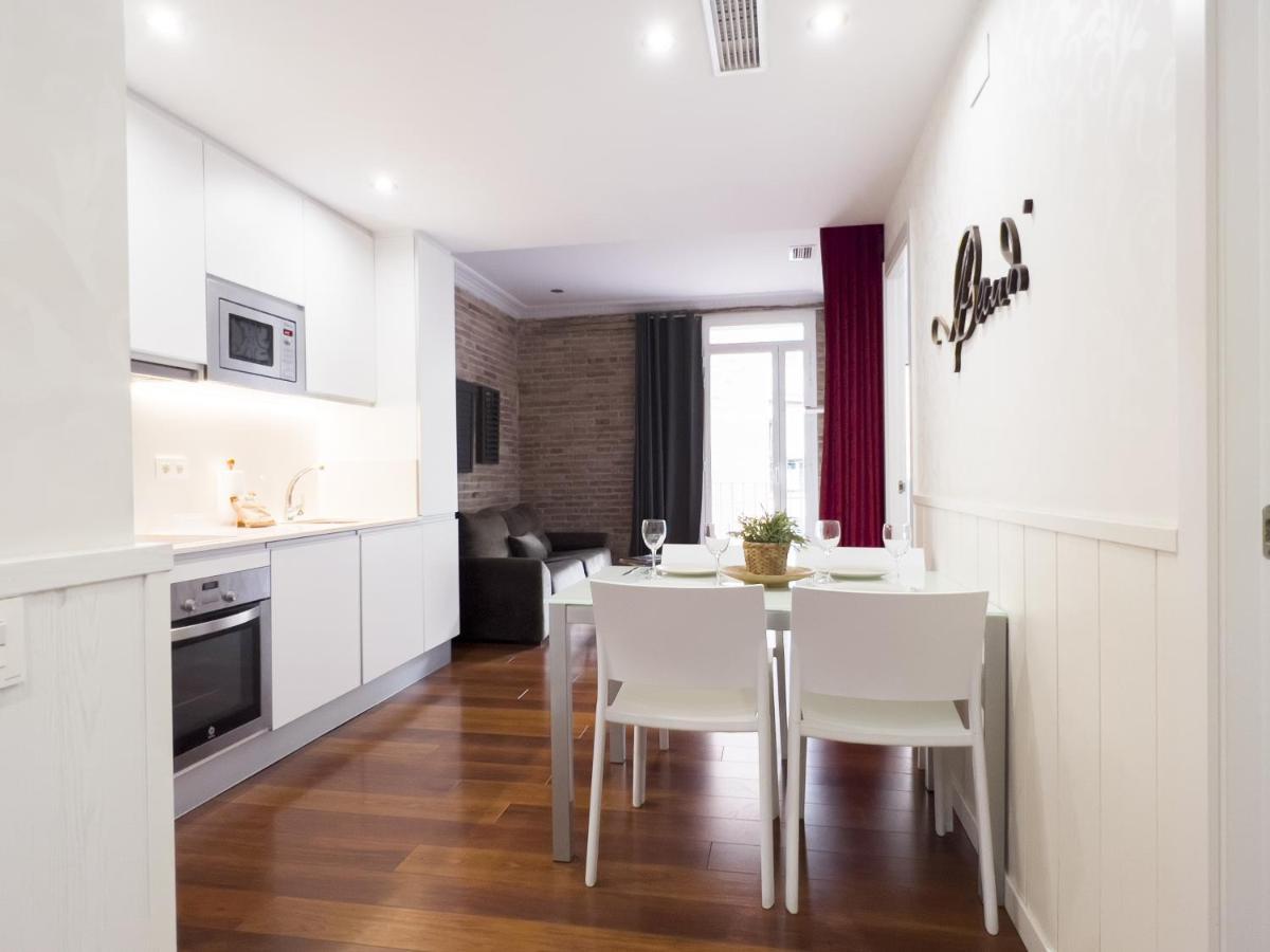 Enjoybcn Gaudi Apartments Barcelona Bagian luar foto