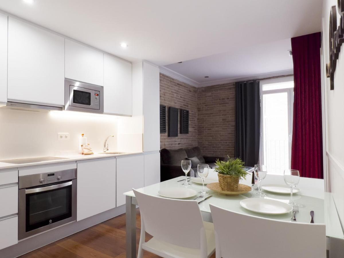 Enjoybcn Gaudi Apartments Barcelona Bagian luar foto