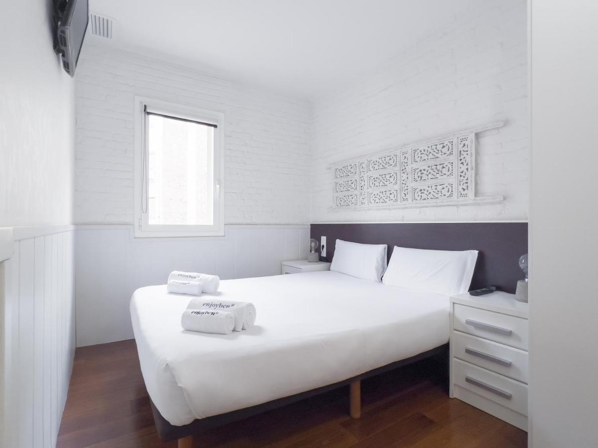 Enjoybcn Gaudi Apartments Barcelona Bagian luar foto