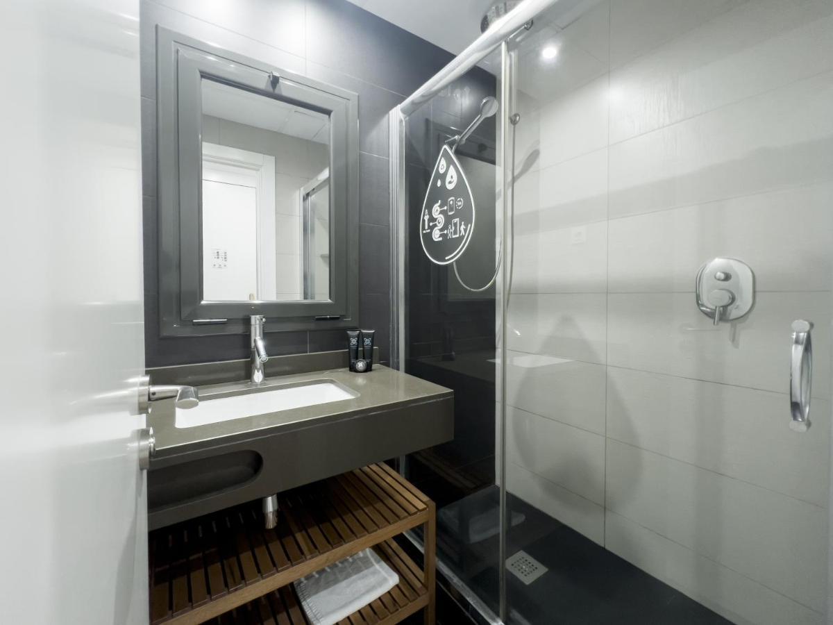 Enjoybcn Gaudi Apartments Barcelona Bagian luar foto