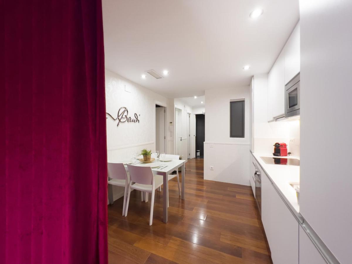 Enjoybcn Gaudi Apartments Barcelona Bagian luar foto