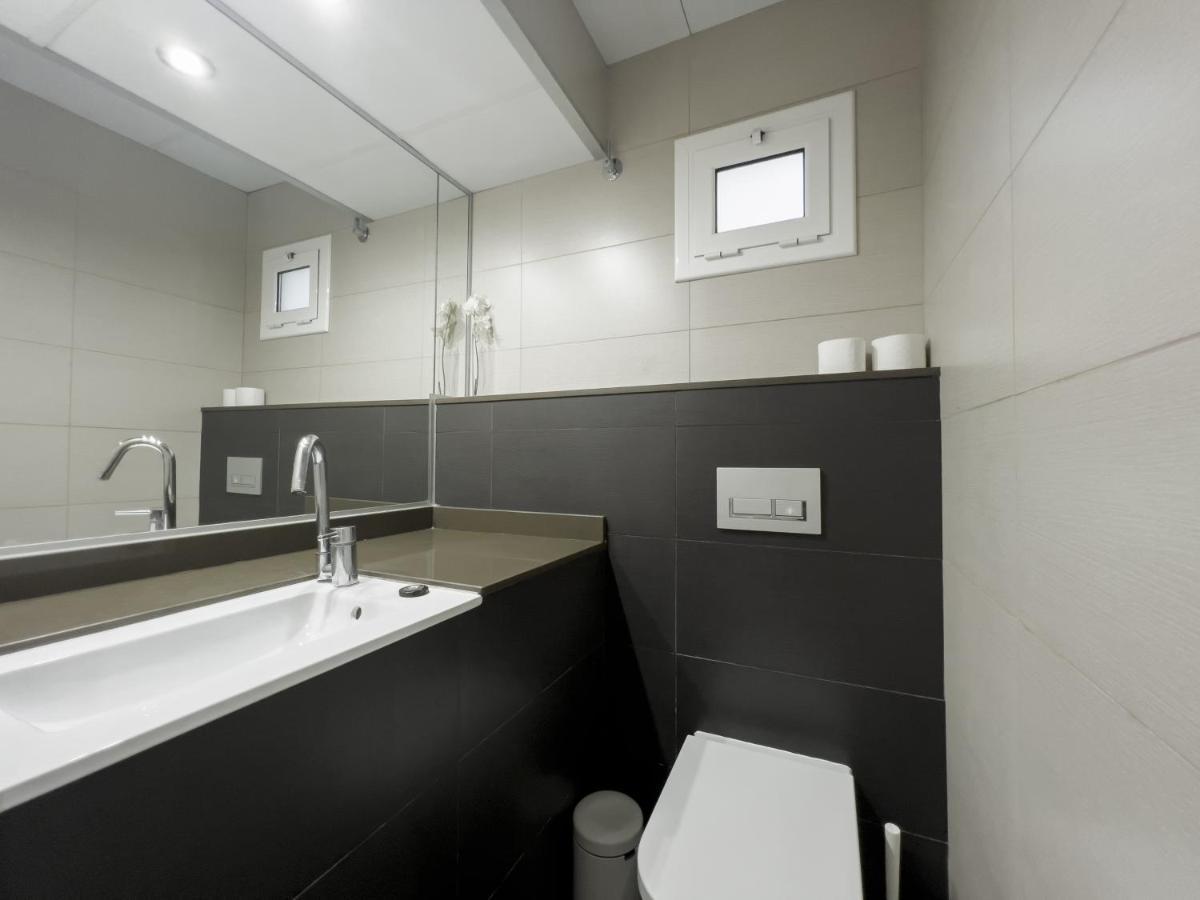 Enjoybcn Gaudi Apartments Barcelona Bagian luar foto