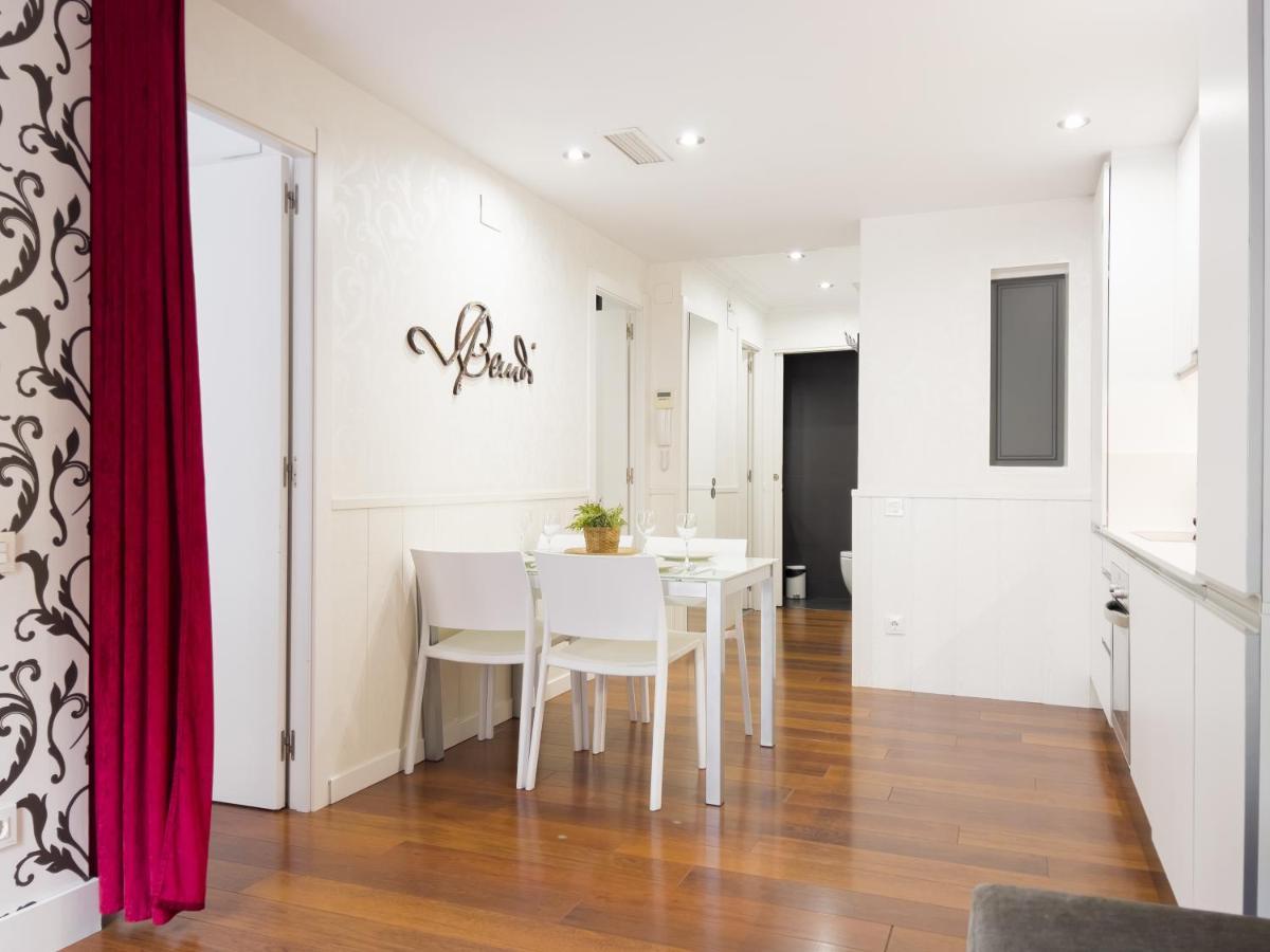 Enjoybcn Gaudi Apartments Barcelona Bagian luar foto