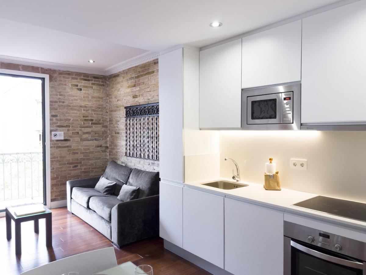 Enjoybcn Gaudi Apartments Barcelona Bagian luar foto