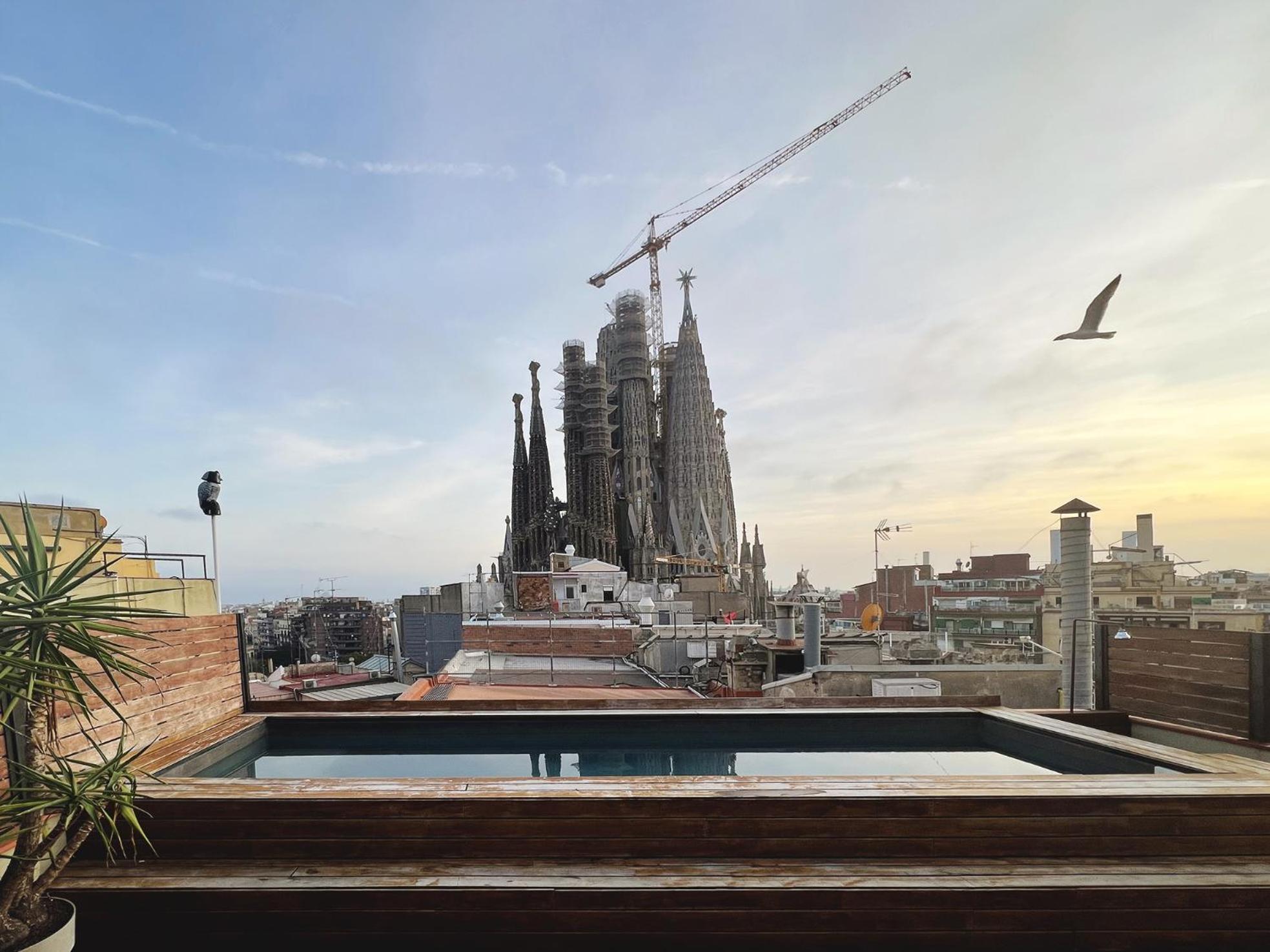 Enjoybcn Gaudi Apartments Barcelona Bagian luar foto
