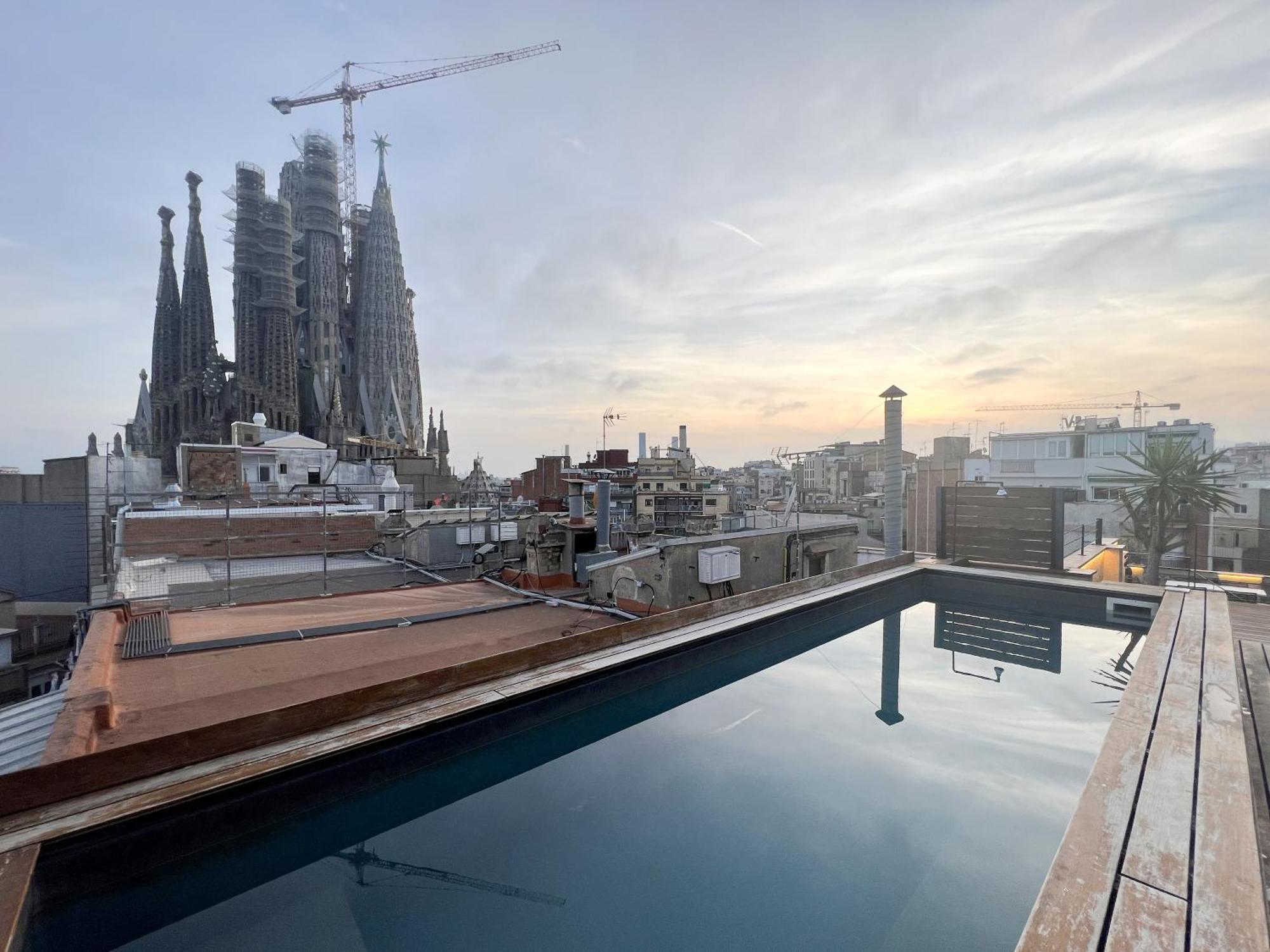 Enjoybcn Gaudi Apartments Barcelona Bagian luar foto